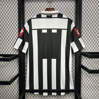 Retro Juventus Home Kit 2001/02 Football Jersey