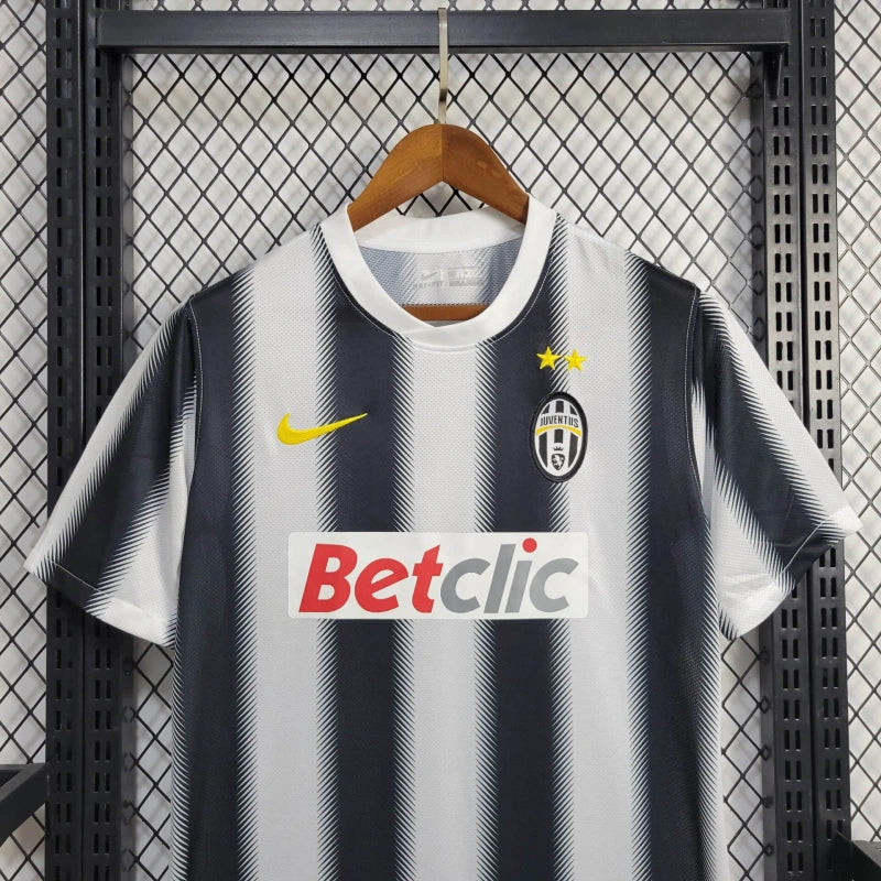 Retro Juventus Home Kit 11/12 Football Jersey